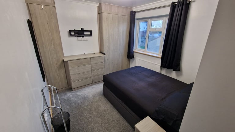 Lovely double room to rent, bills included