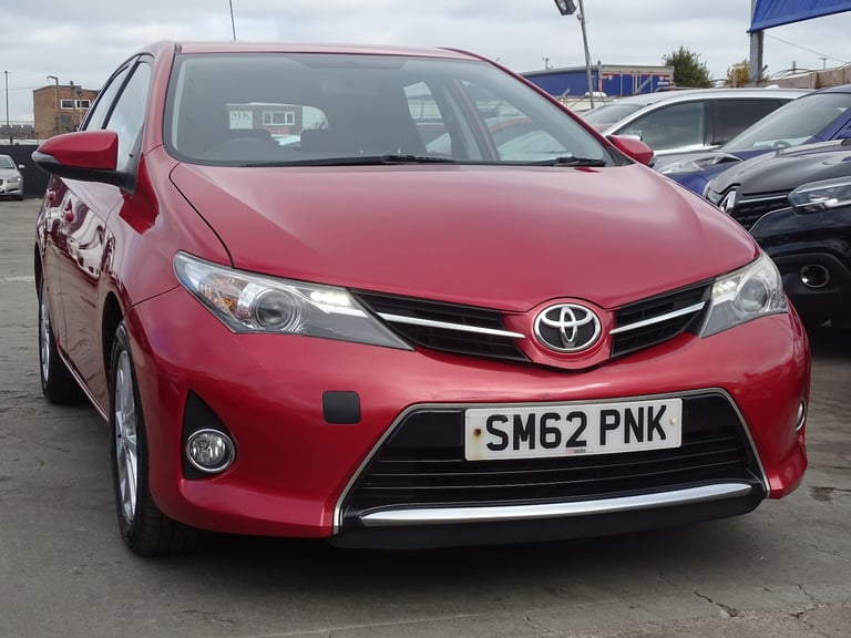 TOYOTA AURIS 1.4 D-4D Icon Red Manual Diesel 2012