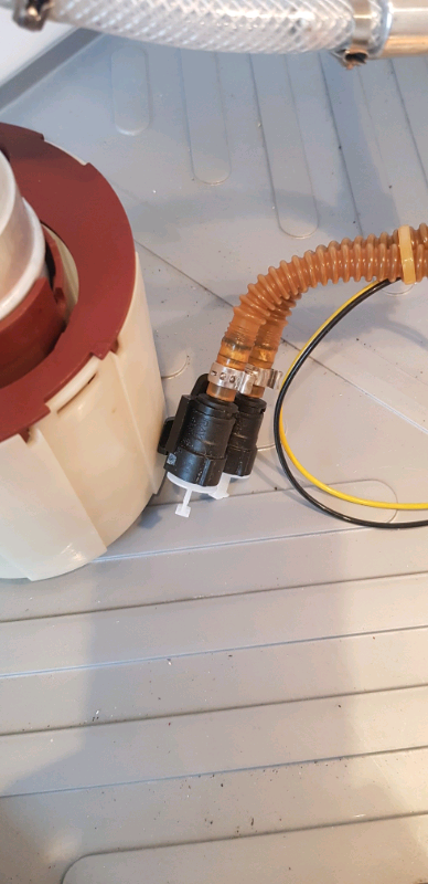 Porsche 996 turbo fuel pump and swirl pot