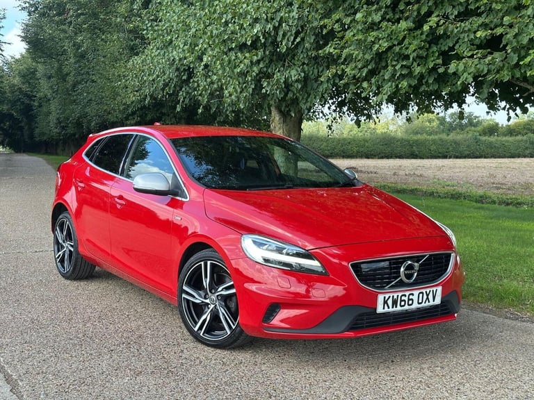 image for VOLVO V40 2.0 R-Design Pro D4 2016