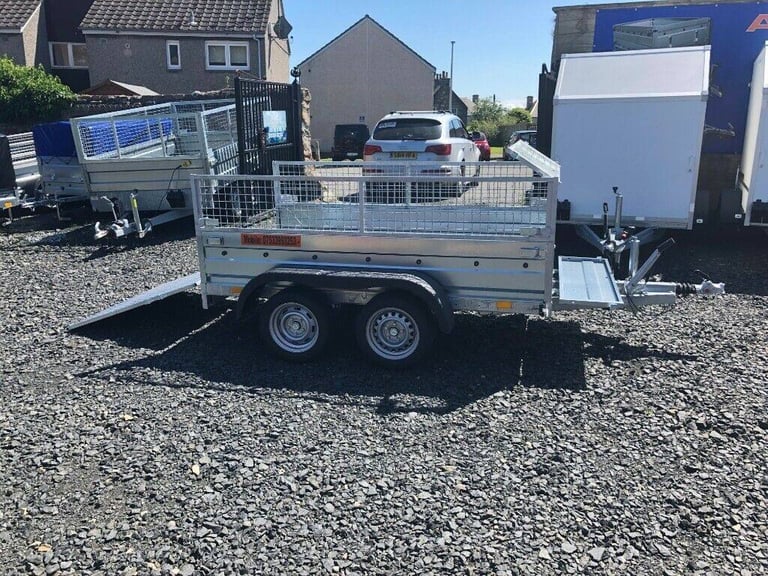 BRAND NEW 8,2ft x 4,3ft TWIN AXLE MASTER TRAILER WITH 40 CM MESH AND RAMP 1300KG BRAKED