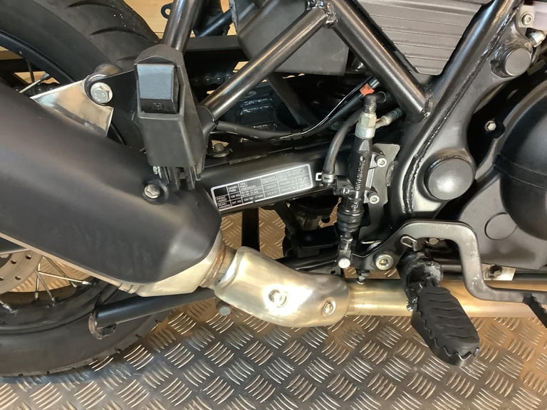 Royal Enfield HIMALAYAN E5 411