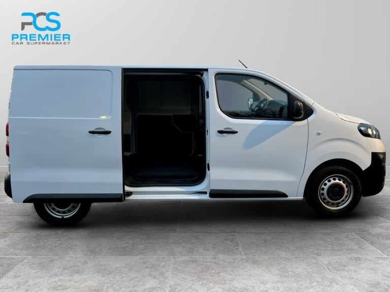 2022 Vauxhall Vivaro Electric 3100 Dynamic Panel Van Electric Automatic