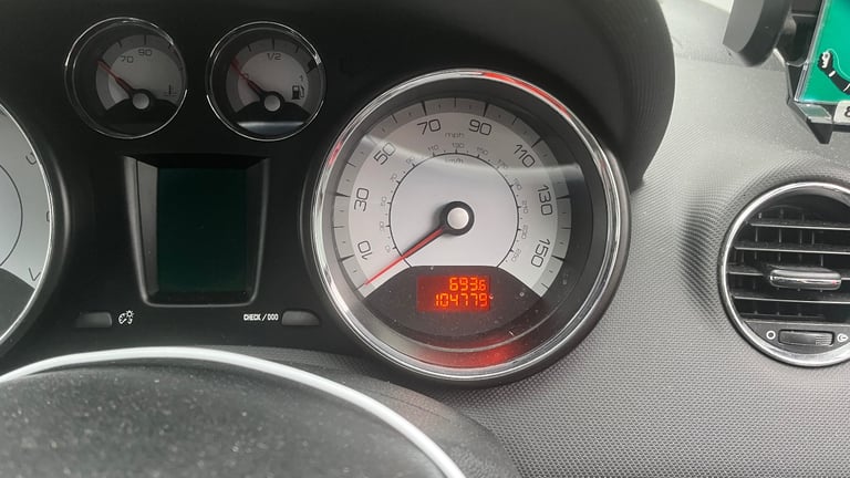 Peugeot 308 1598 CC 2009 model 104500 miles petrol Automatic MOT valid until Oct 2026