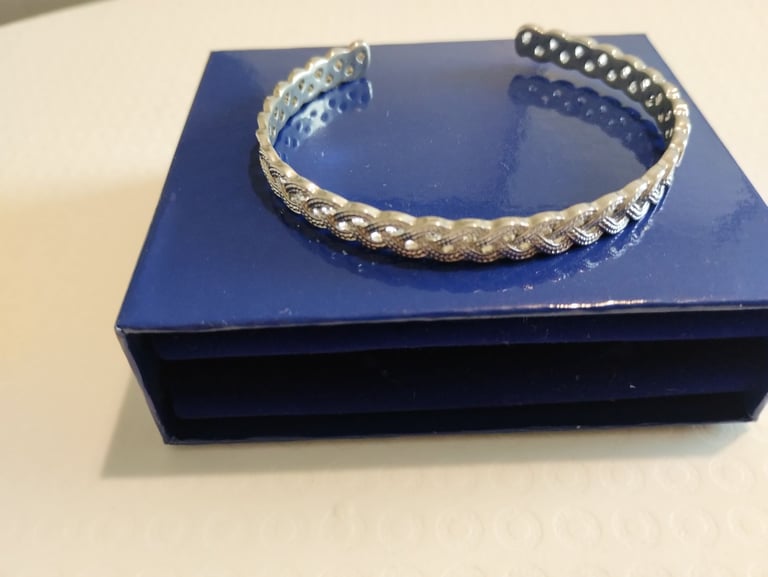 image for Indulgence Boxed Silver Celtic Bangle New Unused 