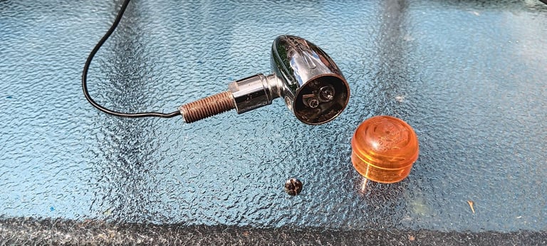 Motorcycle bullet style brake and turn lights x 2