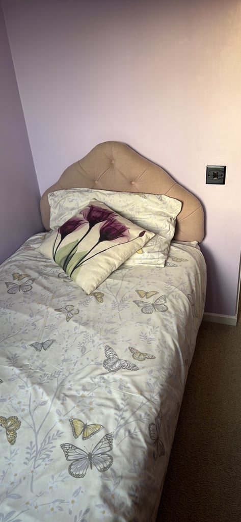 Small Single room in shared house 
