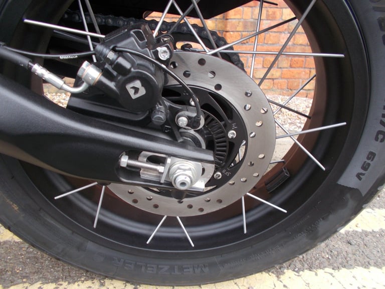 2025 Triumph Scrambler 400 XC