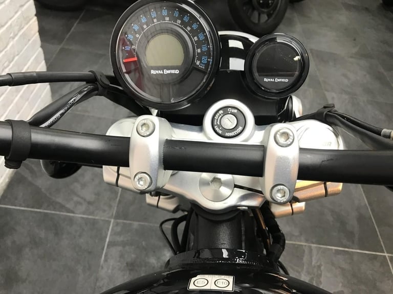 ROYAL ENFIELD SUPER METEOR 650 ASTRAL E5, 2023/23, 2929 MILES IN BLACK