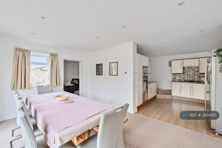 4 bedroom house in Town Furze, Headington, Oxford, OX3 (4 bed) (#2654015)