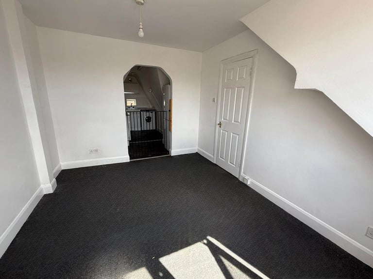 2 Bedroom Flat second Floor in HA3 with Parking