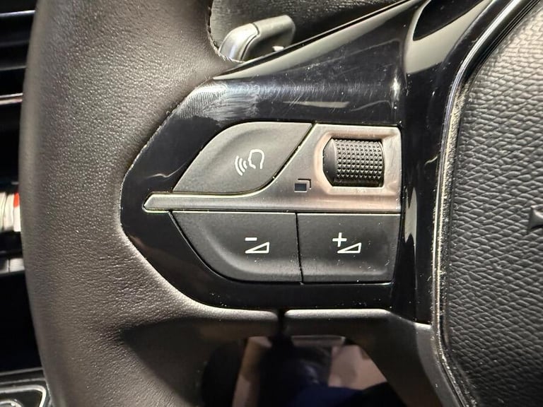 2023 Peugeot 5008 1.5 Bluehdi Allure Suv 5dr Diesel Eat Euro 6 (s/s) (130 Ps) HATCHBACK Diesel Au...