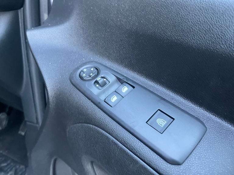 2019 Vauxhall Combo Life 1.2 Turbo Design XL 5dr MPV PETROL Manual