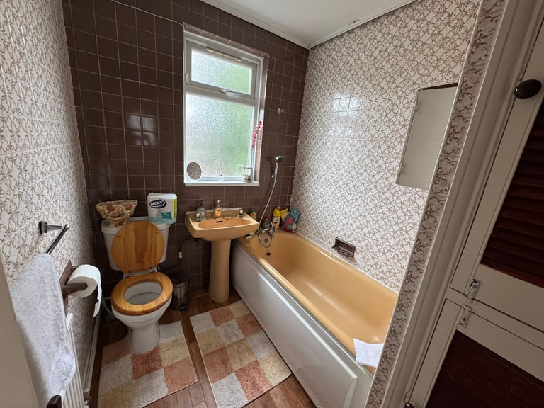 3 bedroom house in 3 Bedroom Semi Detached House – Oaklands Avenue, Edmonton N9