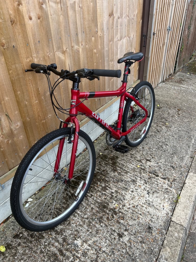 Carrera Subway 13 Ltd Bike 18” frame. Serviced 