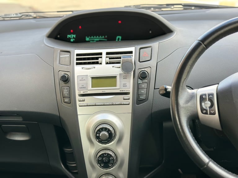 2008 Toyota Yaris 1.0 VVT-i TR 5dr HATCHBACK Petrol Manual