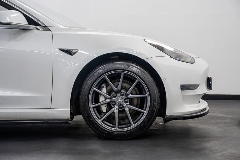 2020 Tesla Model 3 Long Range Saloon Electric Automatic