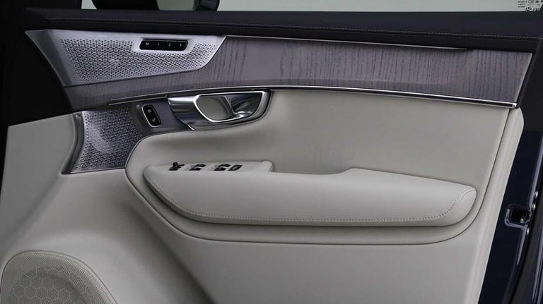 2025 Volvo XC90 T8 AWD PHEV Ultra Dark (Blond, Sunroof, Bowers &amp; Wilkins, 360 Camera) ESTATE ...