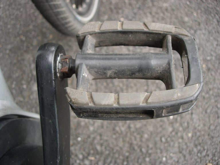 Electric Bike by Trek, Bosch Mid Drive, Silver, JUST SERVICED, CHEAP PRICE!!!