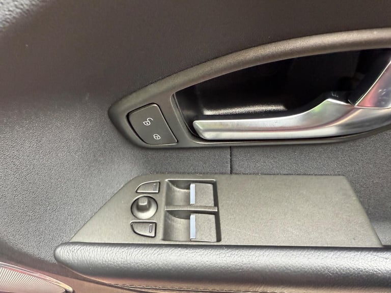 LAND ROVER RANGE ROVER EVOQUE 2.2 eD4 Pure 2012