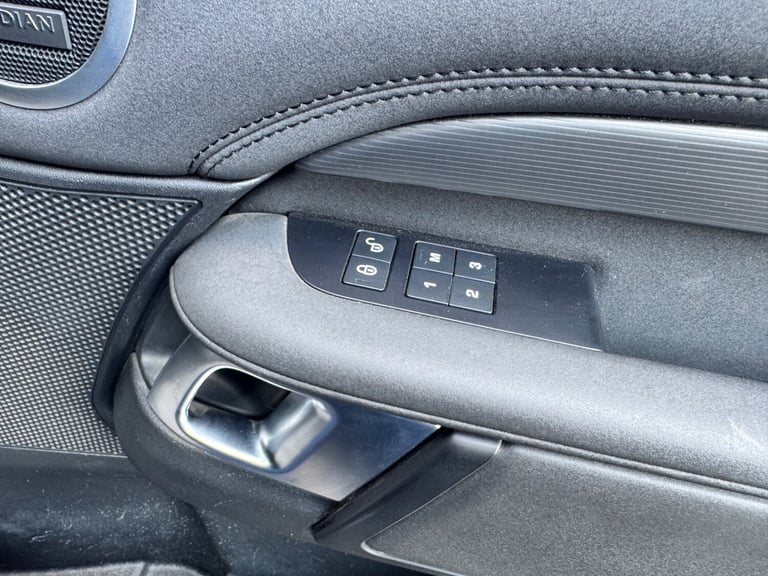 2019 Land Rover Discovery 3.0 SD6 HSE Commercial Auto PANEL VAN Diesel Automatic