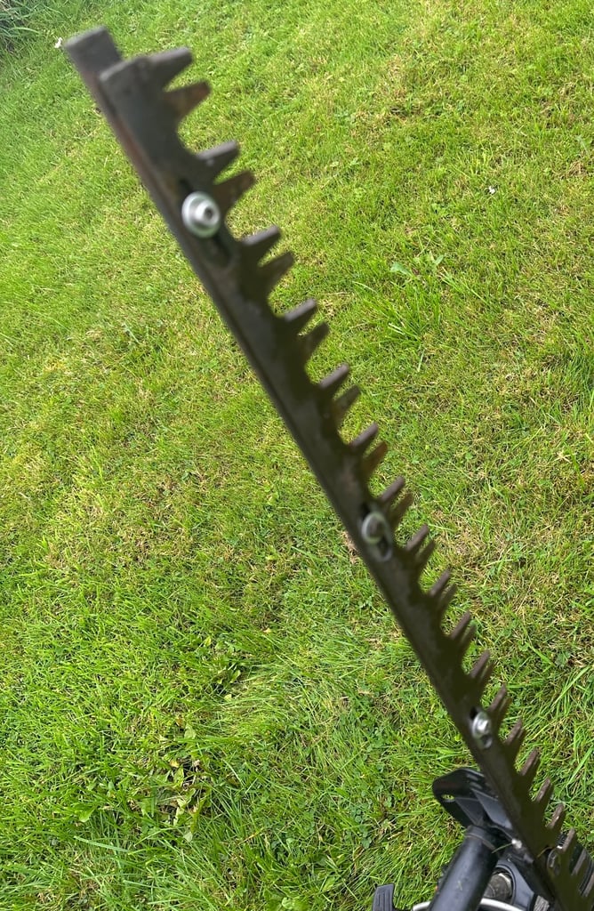 Kawasaki Pro petrol hedge cutter single sided clippers lawnmower mower trimmer chainsaw