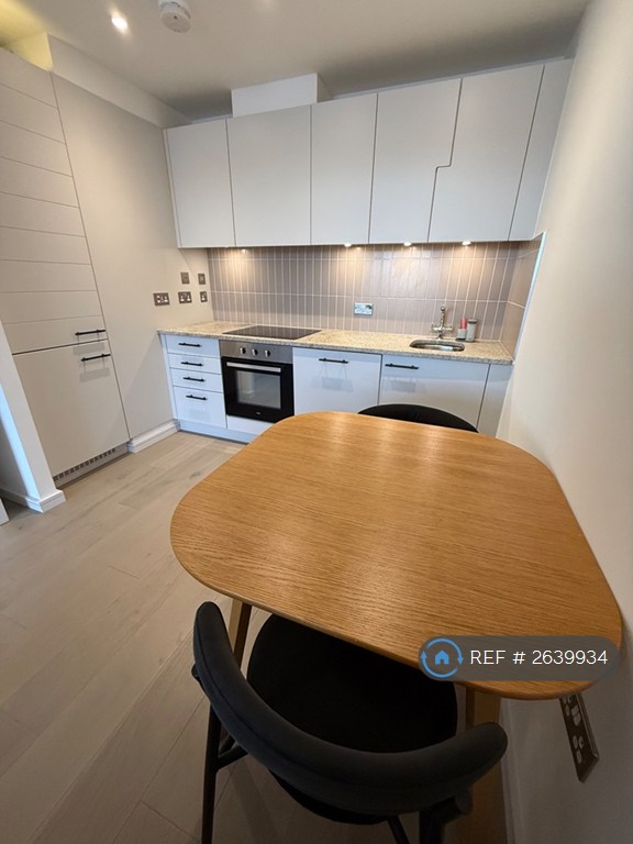 1 bedroom flat in Naxos Building, London, E14 (1 bed) (#2639934)