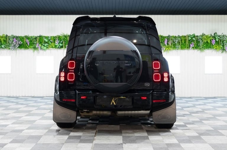 2023 Land Rover Defender 3.0 D300 MHEV X-Dynamic HSE SUV 5dr Diesel Auto 4WD Euro 6 (s/s) (300 ps...