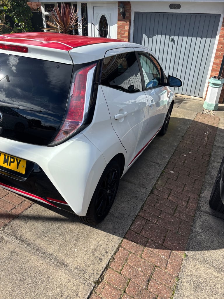 Toyota, AYGO, Hatchback, 2017, Semi-Auto, 998 (cc), 5 doors