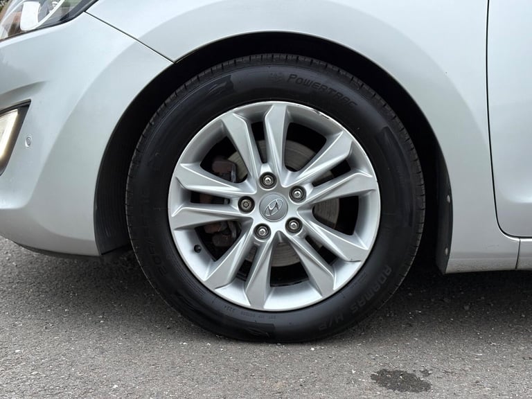 2012 Hyundai i30 1.6 CRDi [128] Blue Drive Style Nav 5dr HATCHBACK DIESEL Manual