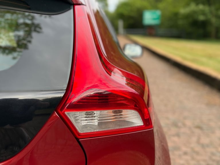 2014 Volvo V40 Cross Country 1.6 D2 Lux Powershift Euro 5 (s/s) 5dr HATCHBACK Diesel Automatic