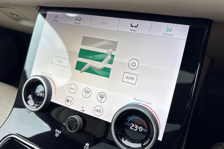 2019 Land Rover Range Rover Velar 2.0 D240 R-Dynamic HSE Auto 4WD Euro 6 (s/s) 5dr SUV DIESEL Aut...