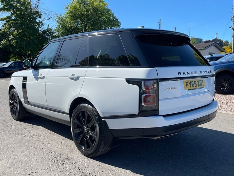 2019 Land Rover Range Rover 3.0 SD V6 Vogue black pack SUV 5dr Diesel Auto 4WD 275 bhp ESTATE Die...