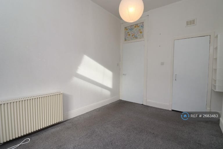 2 bedroom flat in Boyd Street, Glasgow, G42 (2 bed) (#2683483)