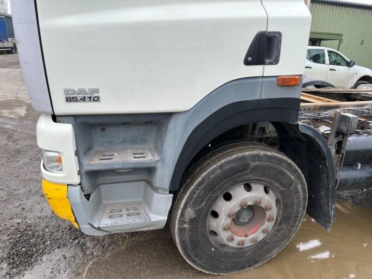 DAF CF 85.410 8x4 HUB REDUCTION MANUAL CHASSIS CAB
