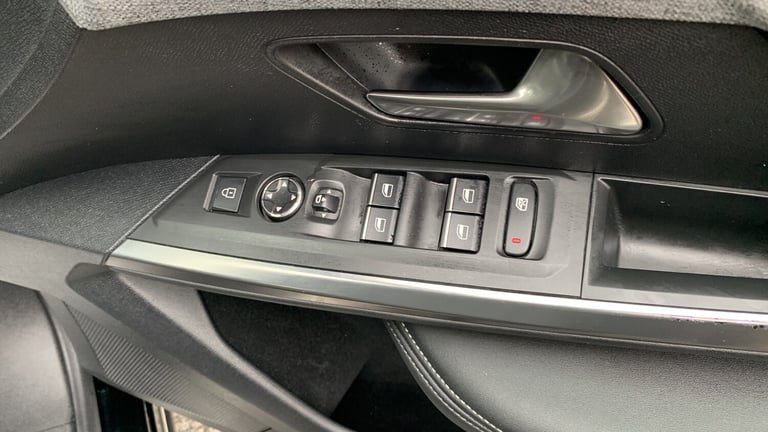 2024 Peugeot 3008 73kWh GT SUV 5dr Electric Auto (210 ps) SUV Electric Automatic