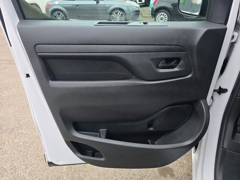 2023 Citroen Dispatch E 1000 75 kWh Enterprise M in white, 12,000 miles, full service history, 1 ...