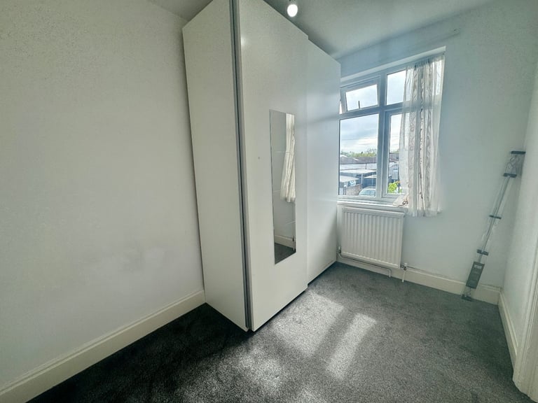 1 Bed Flat to Rent in West Harrow - No Parking - No Garden - Blenheim Road, Harrow, HA2