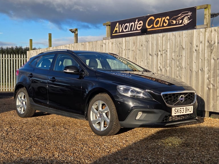 2013 Volvo V40 D2 CROSS COUNTRY LUX Hatchback Diesel Manual