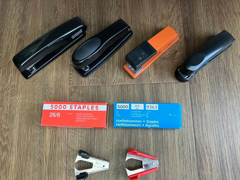 Stationery: 4 Staplers (Rexel/Rapesco), Staples and 2 removers
