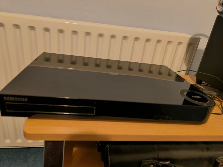 BD-H8500M Smart 3D Blu-ray Player with 500GB Freeview HD Recorder.