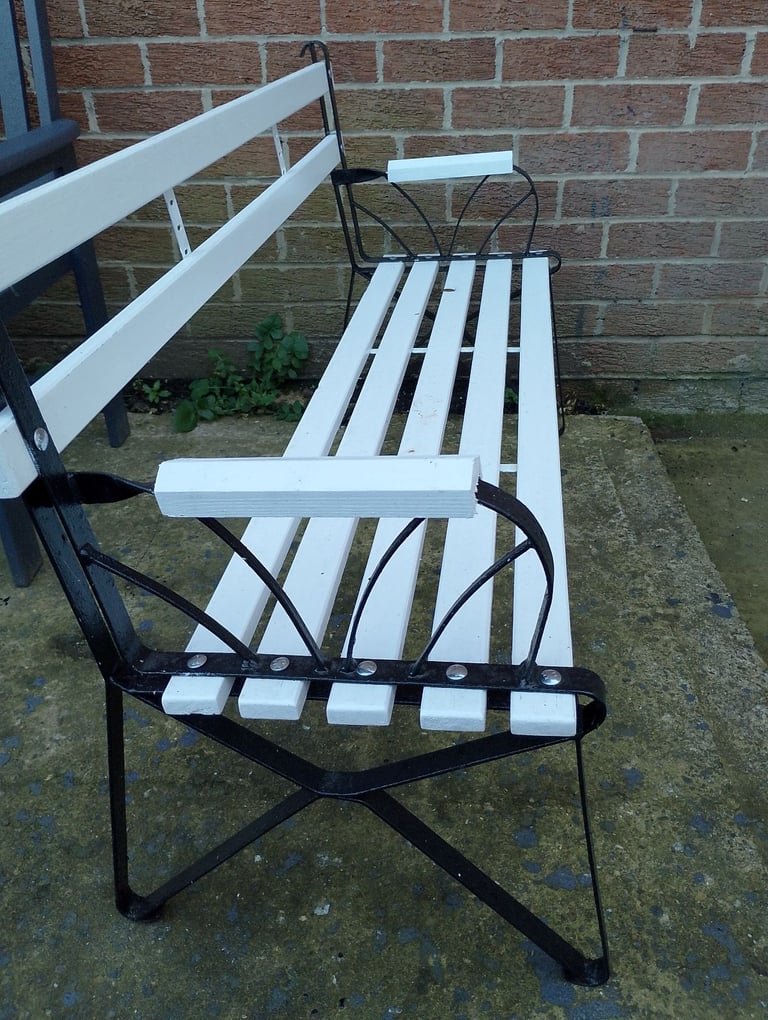 image for Fully refurbished cast iron garden bench 