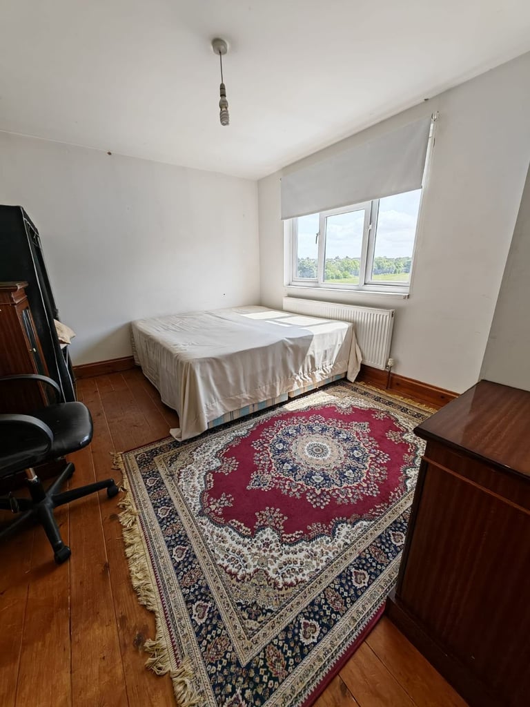 (ALL BILLS INCLUDED & AVAILABLE NOW) ..NICE BIG DOUBLE Room in REDBRIDGE, IG1 3SY for £785pcm