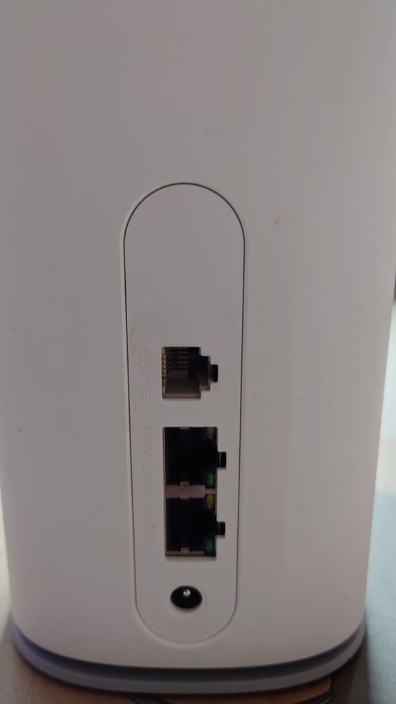 ZTE Vodafone GigaCube Mc888 Ultra5G CPE Router Wi-Fi 6 (2.7GBPS)Unlocked