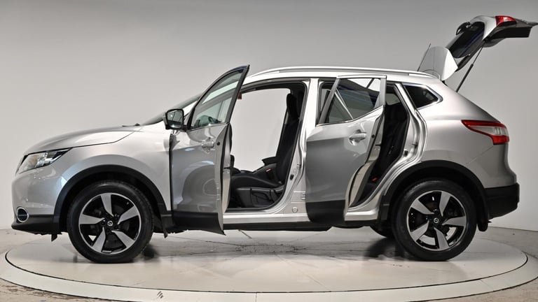 2015 Nissan Qashqai 1.6 dCi n-tec+ XTRON 2WD Euro 6 (s/s) 5dr HATCHBACK Diesel Automatic