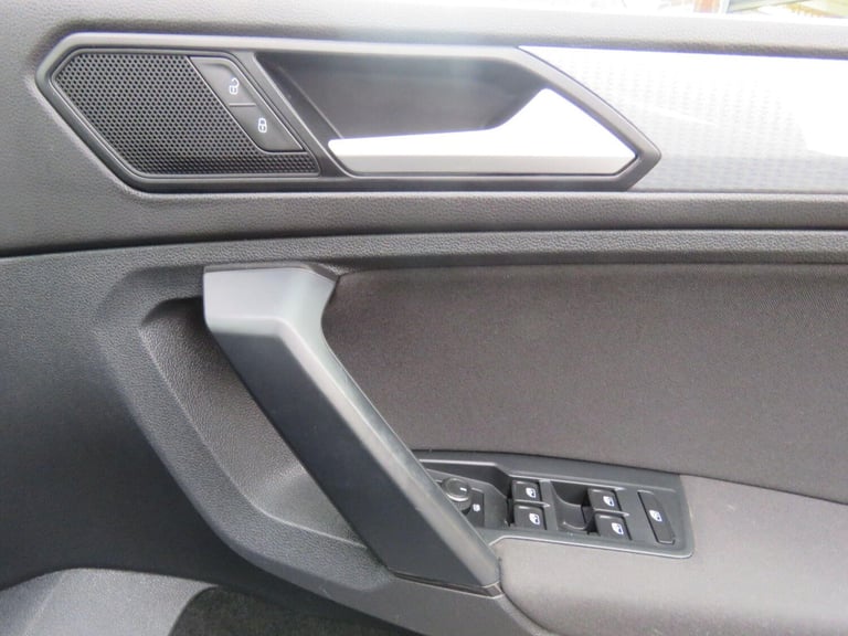 2021 Volkswagen Tiguan 1.5 TSI Life Euro 6 (s/s) 5dr ESTATE Petrol Manual