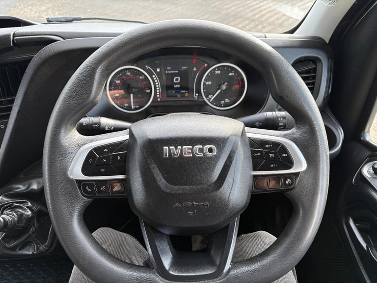 2021 Iveco Daily 3.0 35-160 euro6 twin rear wheel manual 15ft Luton box van