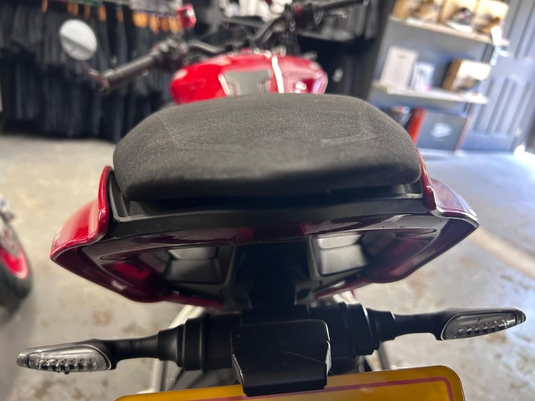 2021 Ducati Streetfighter V4S