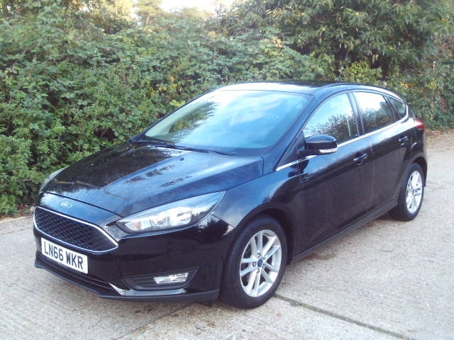 2016 Ford Focus 1.0 EcoBoost Zetec 5dr Black 43k Miles Years MOT Warranty HATCHBACK Petrol Manual