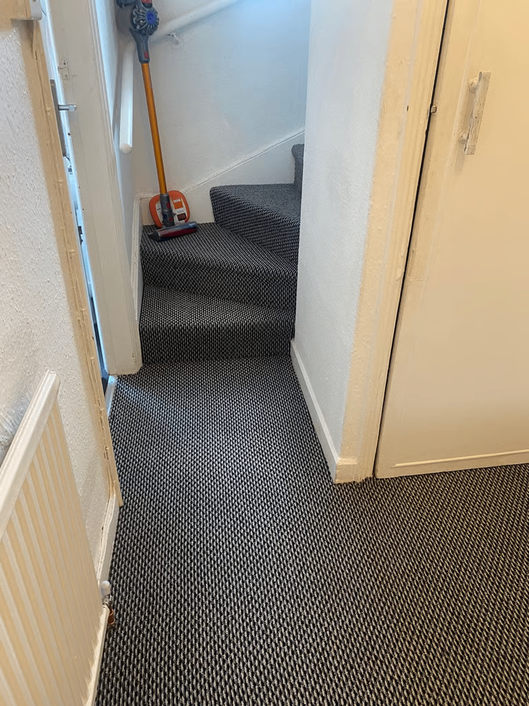 Spacious 1-Bed Flat for Rent – LS9 8PQ